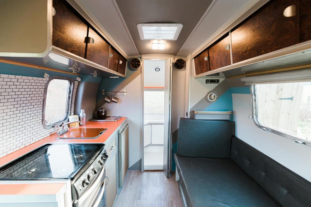 Silver Airstream Glamping & Rental 奇切斯特 外观 照片