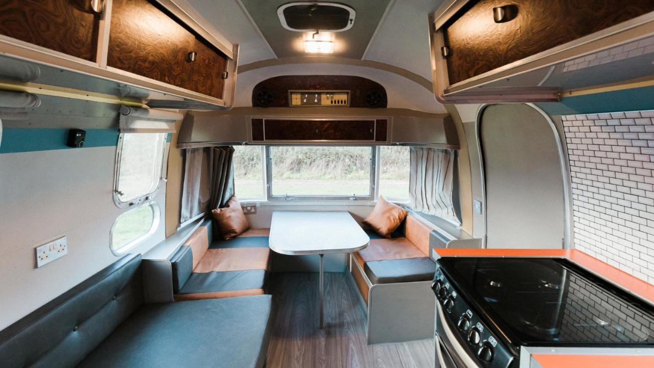 Silver Airstream Glamping & Rental 奇切斯特 外观 照片
