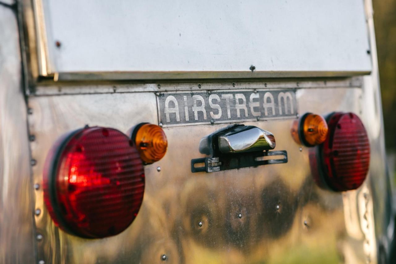 Silver Airstream Glamping & Rental 奇切斯特 外观 照片