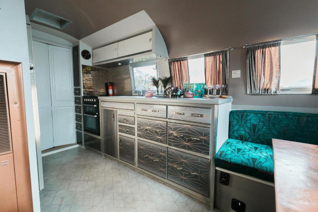 Silver Airstream Glamping & Rental 奇切斯特 外观 照片