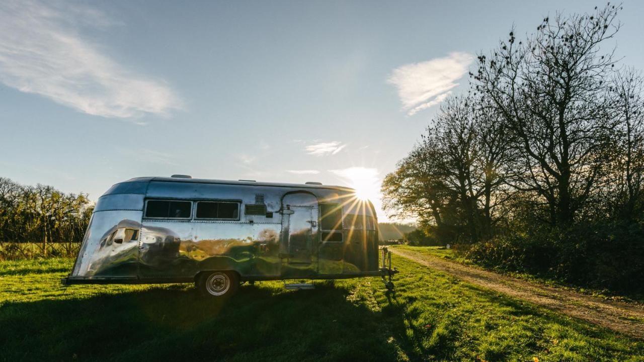 Silver Airstream Glamping & Rental 奇切斯特 外观 照片