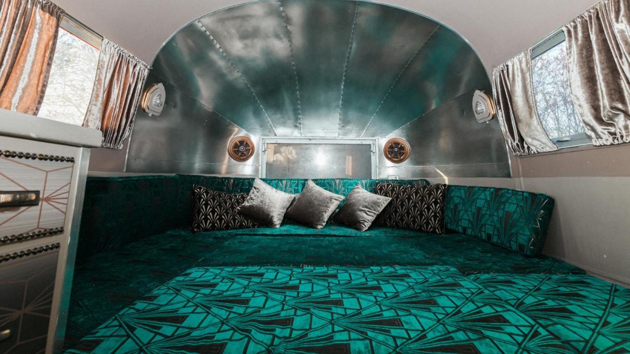 Silver Airstream Glamping & Rental 奇切斯特 外观 照片