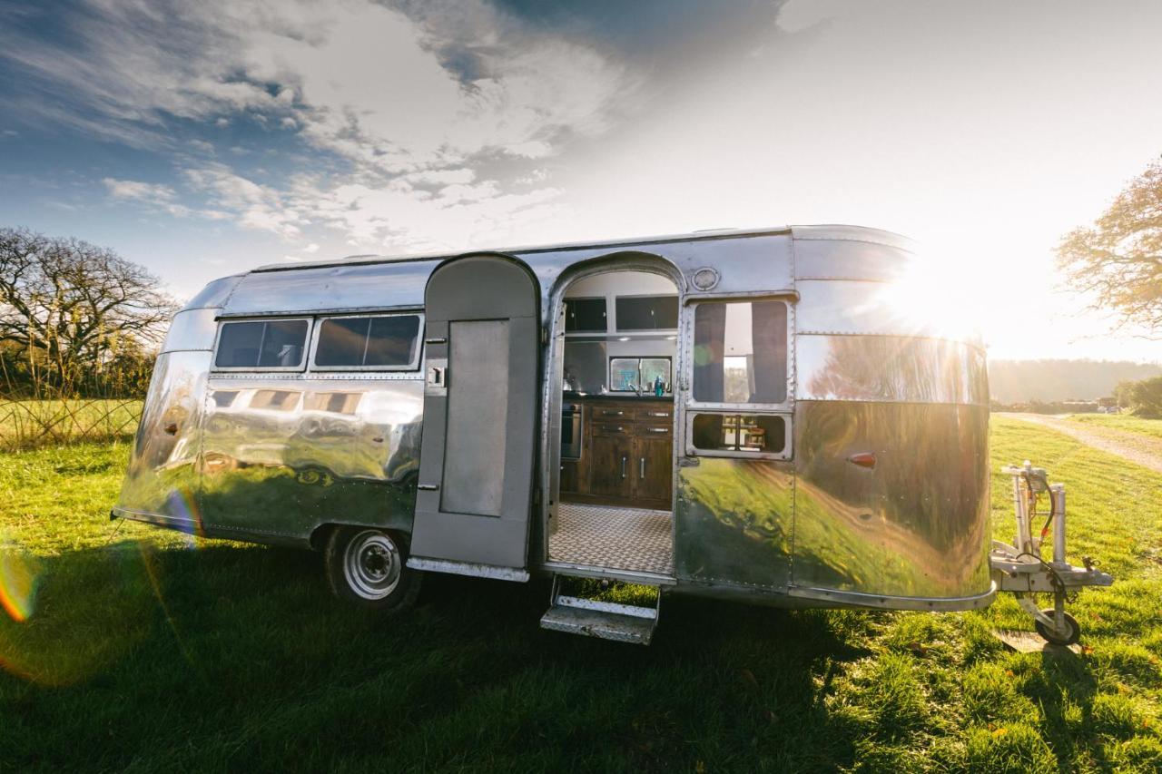 Silver Airstream Glamping & Rental 奇切斯特 外观 照片