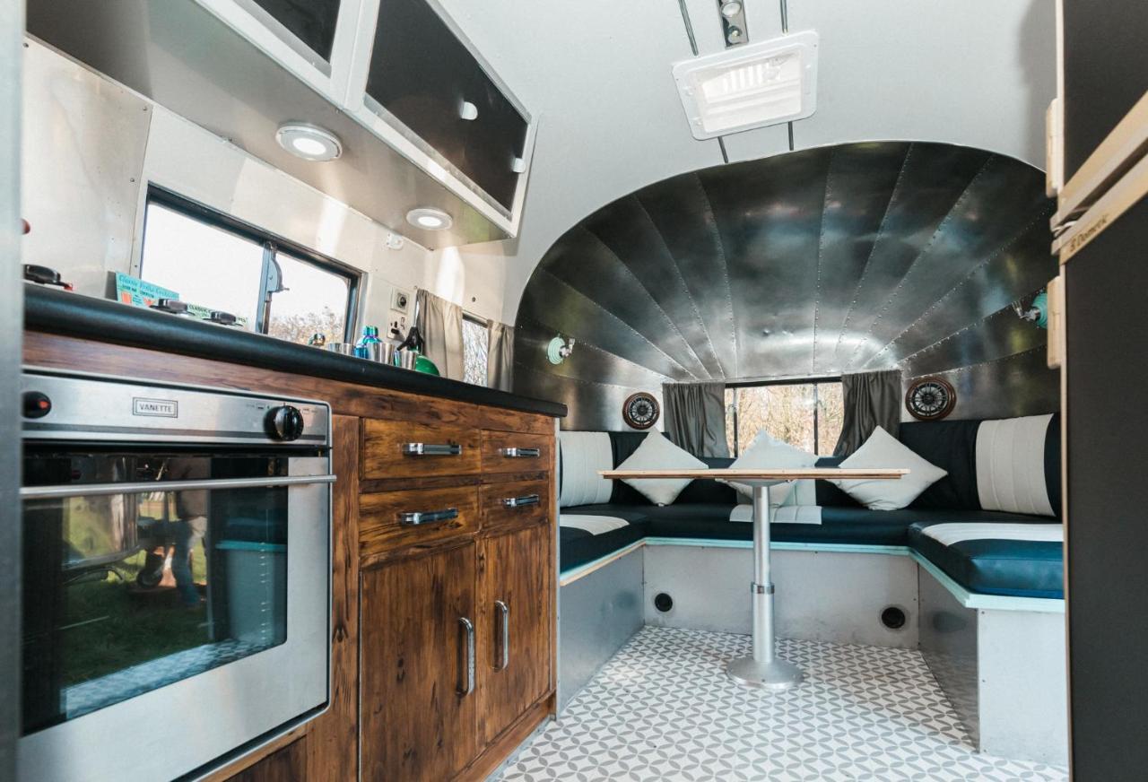 Silver Airstream Glamping & Rental 奇切斯特 外观 照片