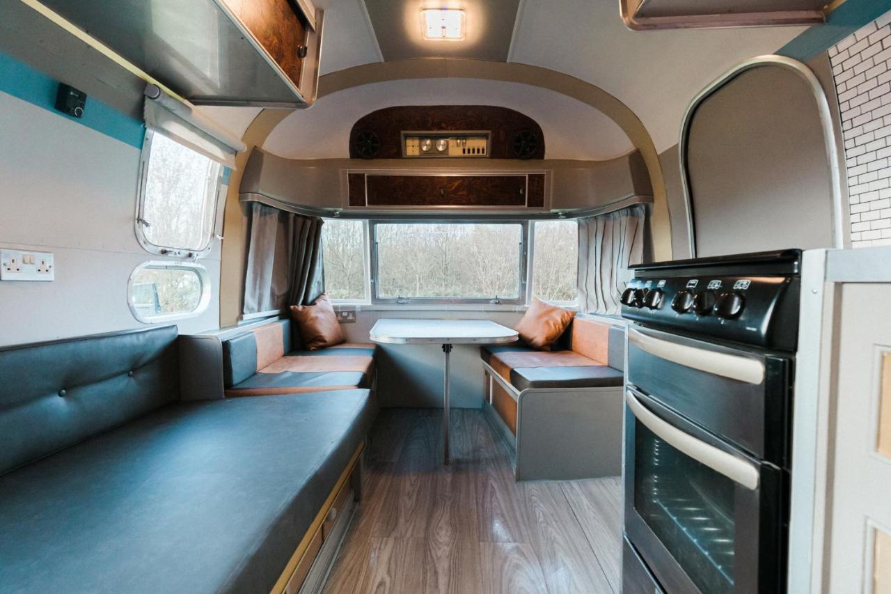 Silver Airstream Glamping & Rental 奇切斯特 外观 照片
