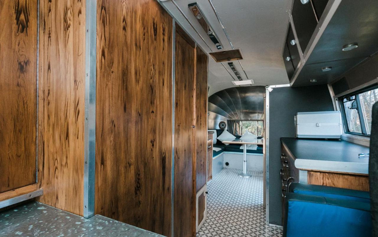 Silver Airstream Glamping & Rental 奇切斯特 外观 照片