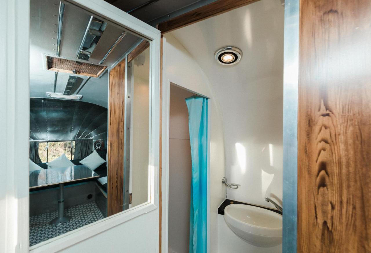 Silver Airstream Glamping & Rental 奇切斯特 外观 照片