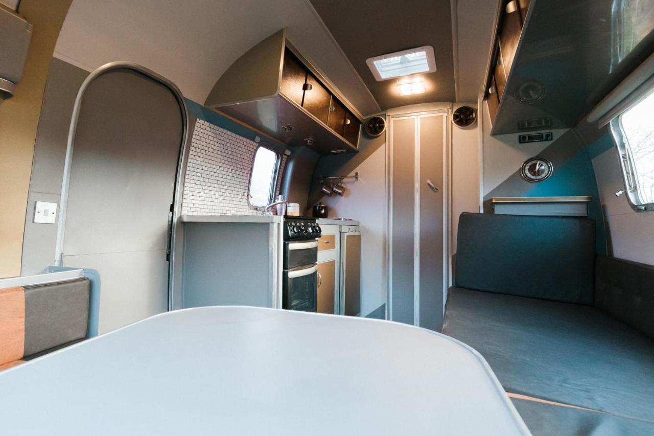 Silver Airstream Glamping & Rental 奇切斯特 外观 照片