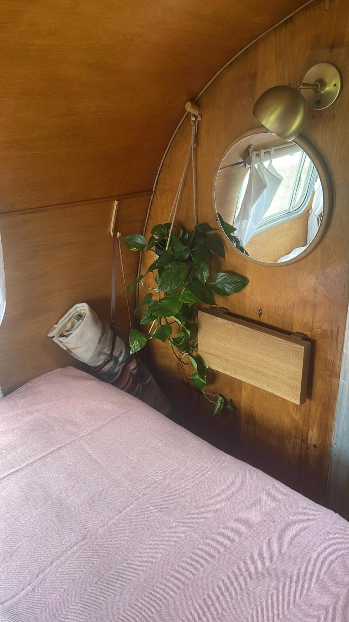 Silver Airstream Glamping & Rental 奇切斯特 外观 照片
