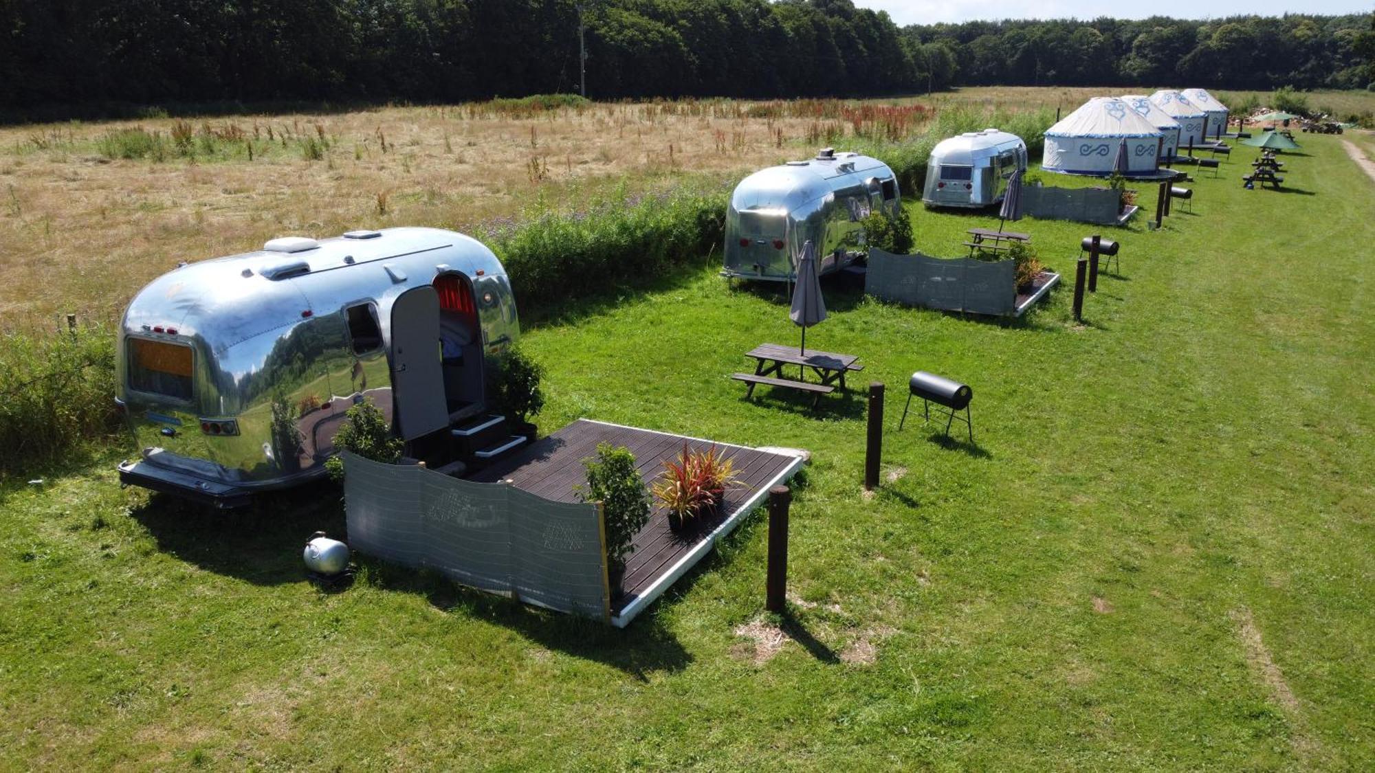 Silver Airstream Glamping & Rental 奇切斯特 外观 照片