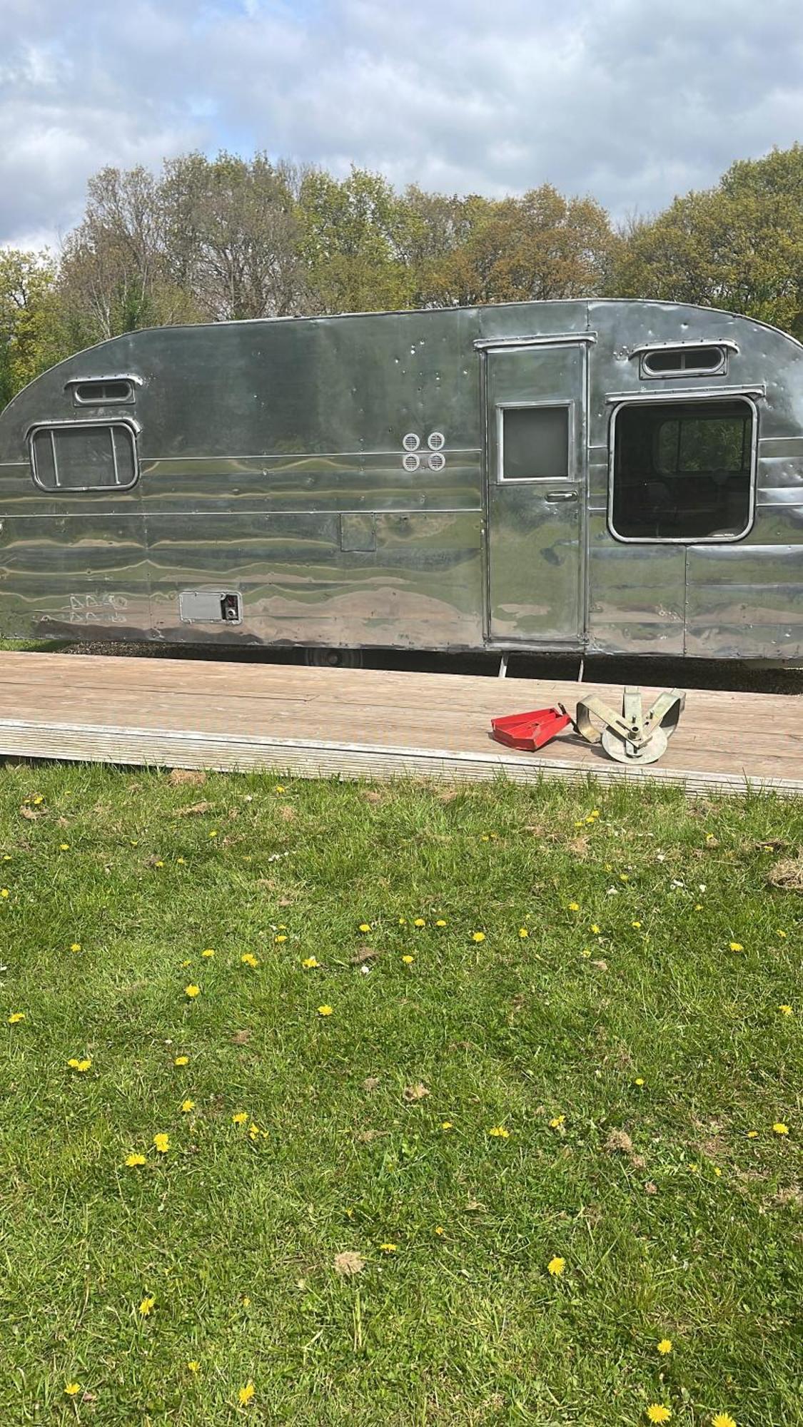 Silver Airstream Glamping & Rental 奇切斯特 外观 照片